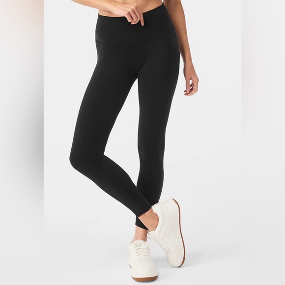 ALO Yoga Pants - Alo Airlift 7/8 High Waist Leggings